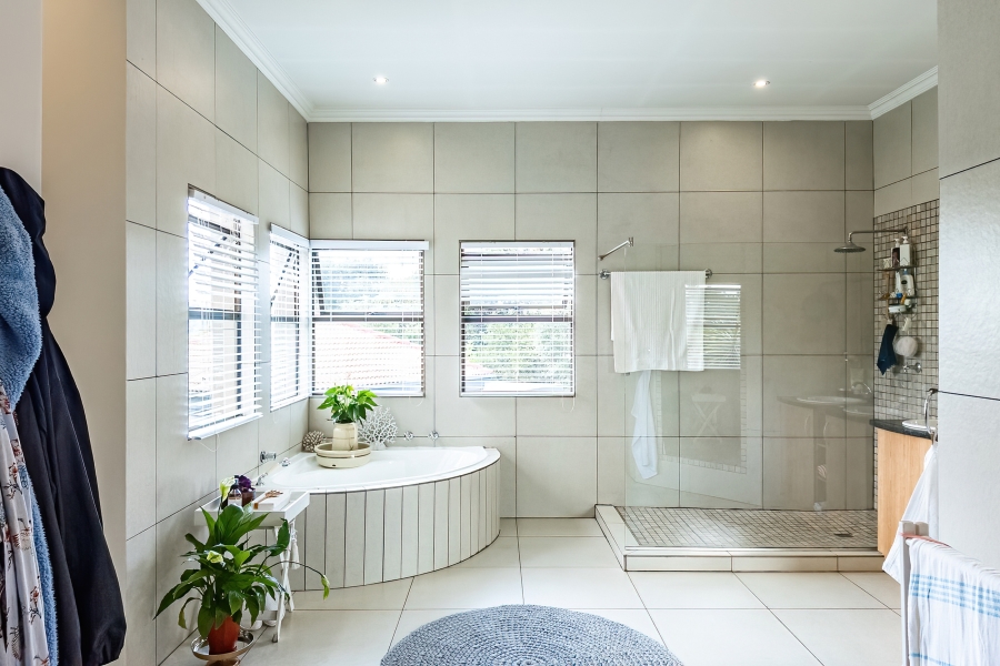 5 Bedroom Property for Sale in Cornwall Hill Gauteng