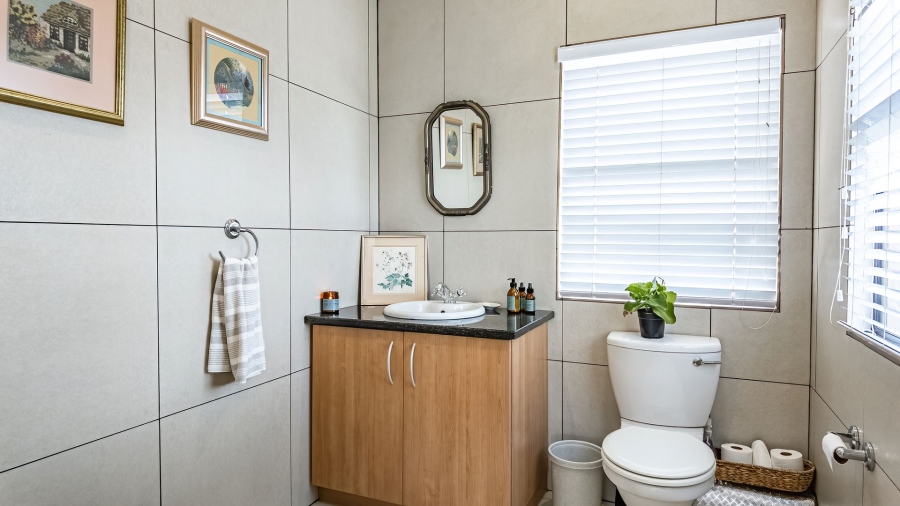 5 Bedroom Property for Sale in Cornwall Hill Gauteng