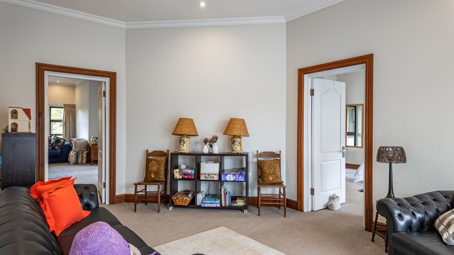 5 Bedroom Property for Sale in Cornwall Hill Gauteng