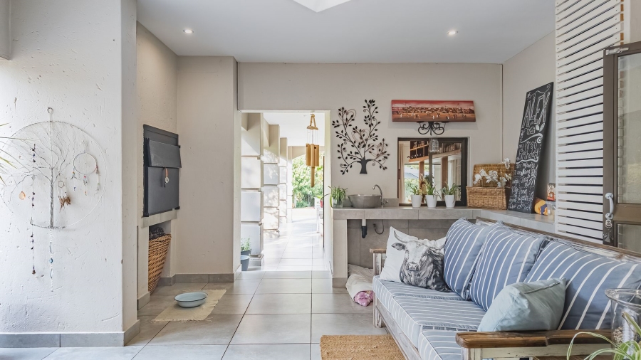 5 Bedroom Property for Sale in Cornwall Hill Gauteng