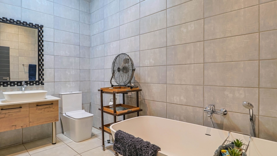 3 Bedroom Property for Sale in Rietvalleirand Gauteng