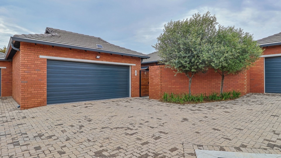 3 Bedroom Property for Sale in Rietvalleirand Gauteng