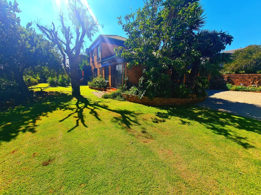 5 Bedroom Property for Sale in Horison Gauteng