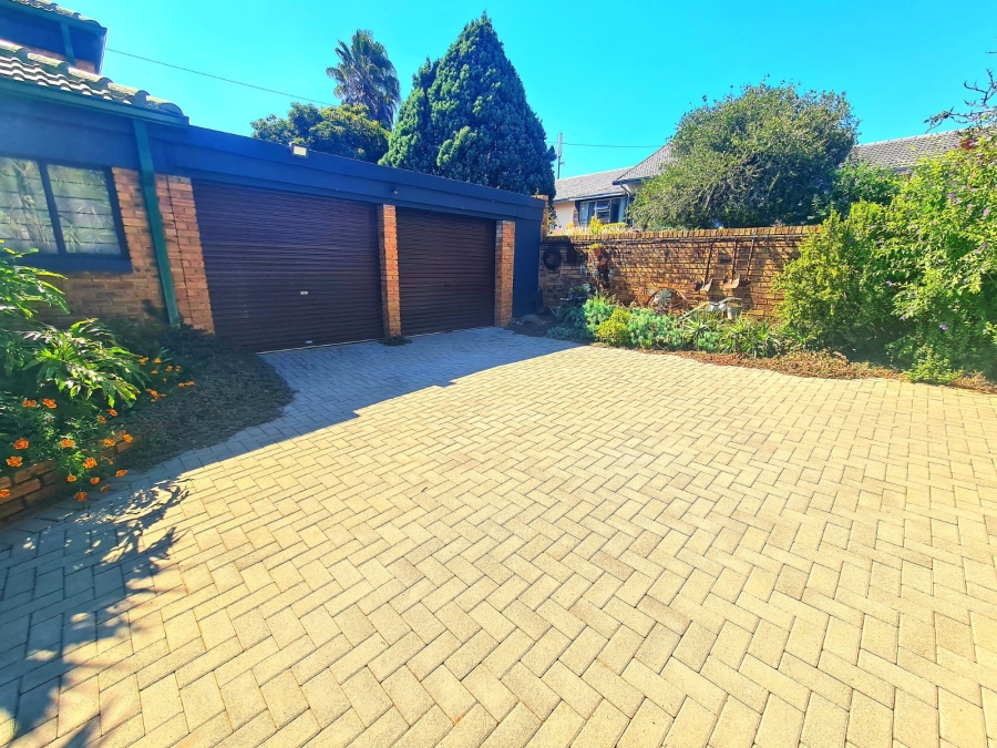 5 Bedroom Property for Sale in Horison Gauteng