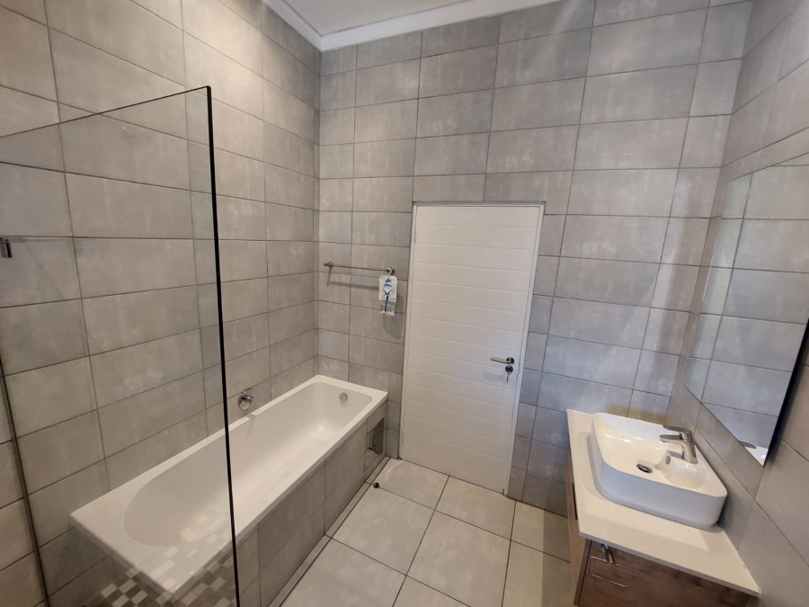 2 Bedroom Property for Sale in Rietvalleirand Gauteng