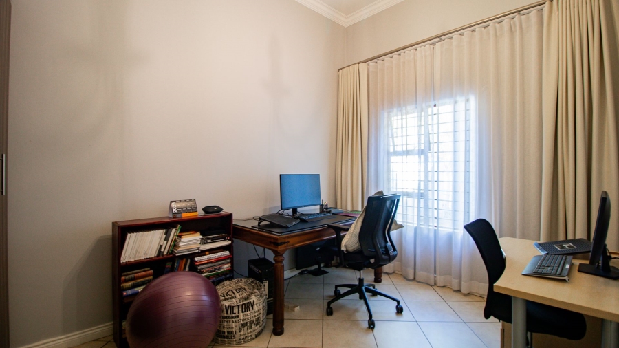 To Let 3 Bedroom Property for Rent in Rietvlei Heights Country Estate Gauteng