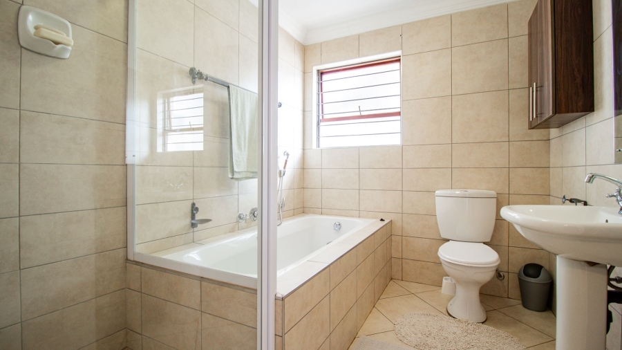 To Let 3 Bedroom Property for Rent in Rietvlei Heights Country Estate Gauteng