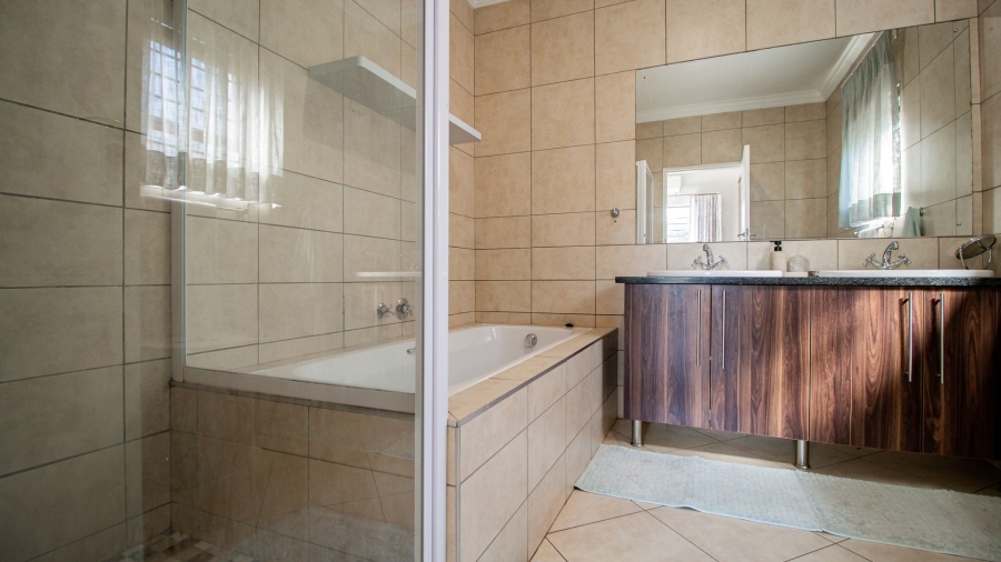 To Let 3 Bedroom Property for Rent in Rietvlei Heights Country Estate Gauteng