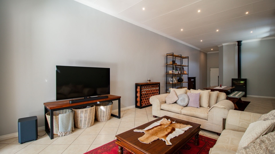 To Let 3 Bedroom Property for Rent in Rietvlei Heights Country Estate Gauteng