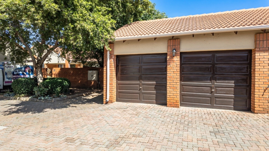 3 Bedroom Property for Sale in Rietvlei Heights Country Estate Gauteng