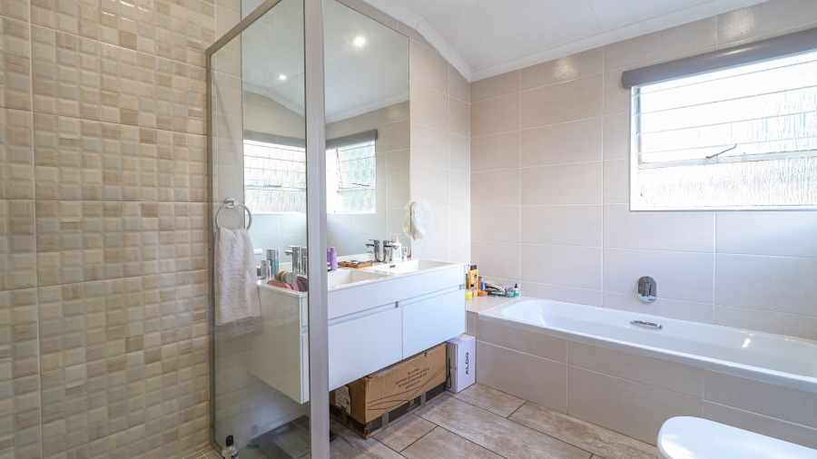 2 Bedroom Property for Sale in Sandown Gauteng