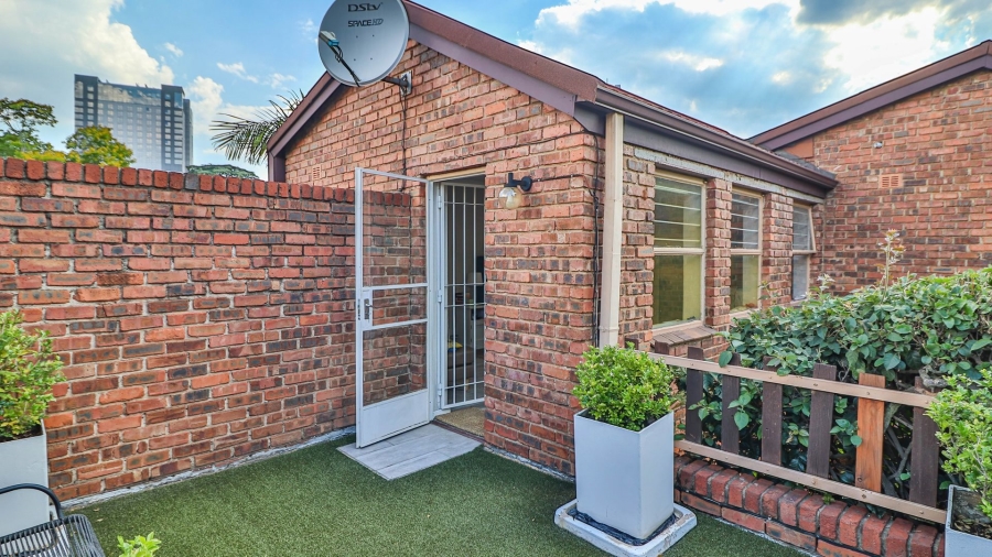 2 Bedroom Property for Sale in Sandown Gauteng