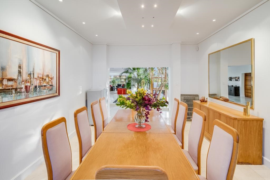 5 Bedroom Property for Sale in Benmore Gardens Gauteng