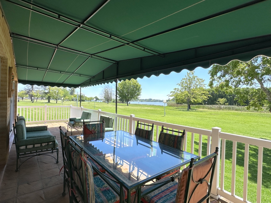 3 Bedroom Property for Sale in Shores of Loch Vaal Gauteng