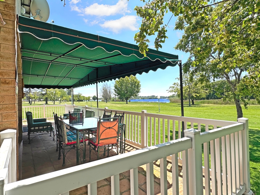 3 Bedroom Property for Sale in Shores of Loch Vaal Gauteng