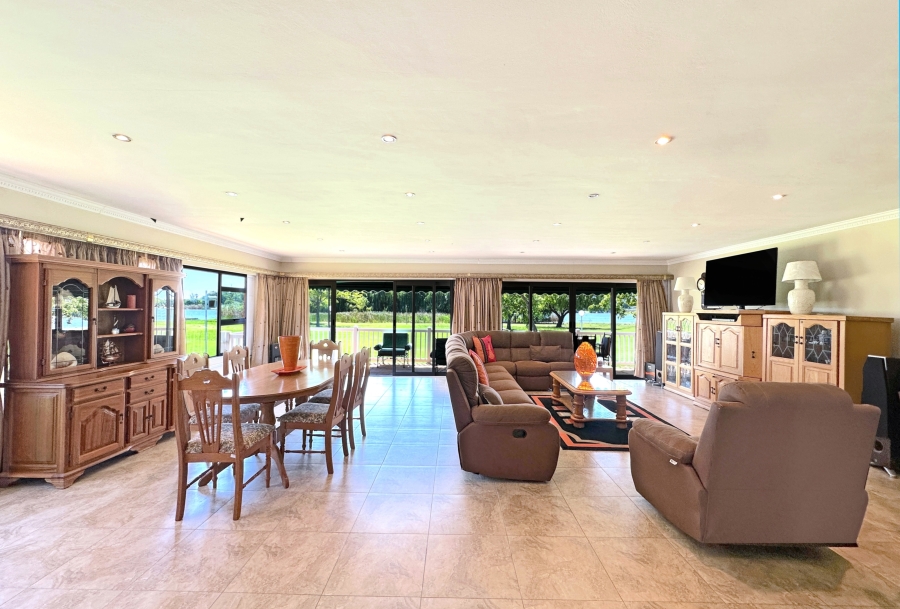 3 Bedroom Property for Sale in Shores of Loch Vaal Gauteng