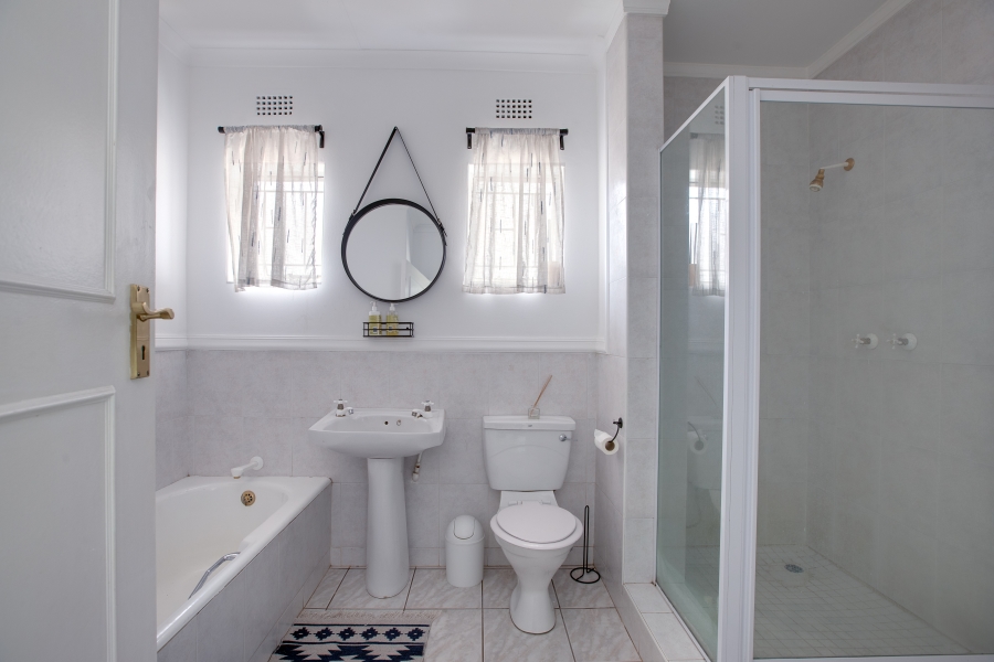 To Let 3 Bedroom Property for Rent in River Club Gauteng