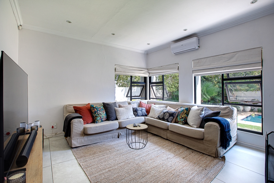 To Let 3 Bedroom Property for Rent in Maroeladal Gauteng