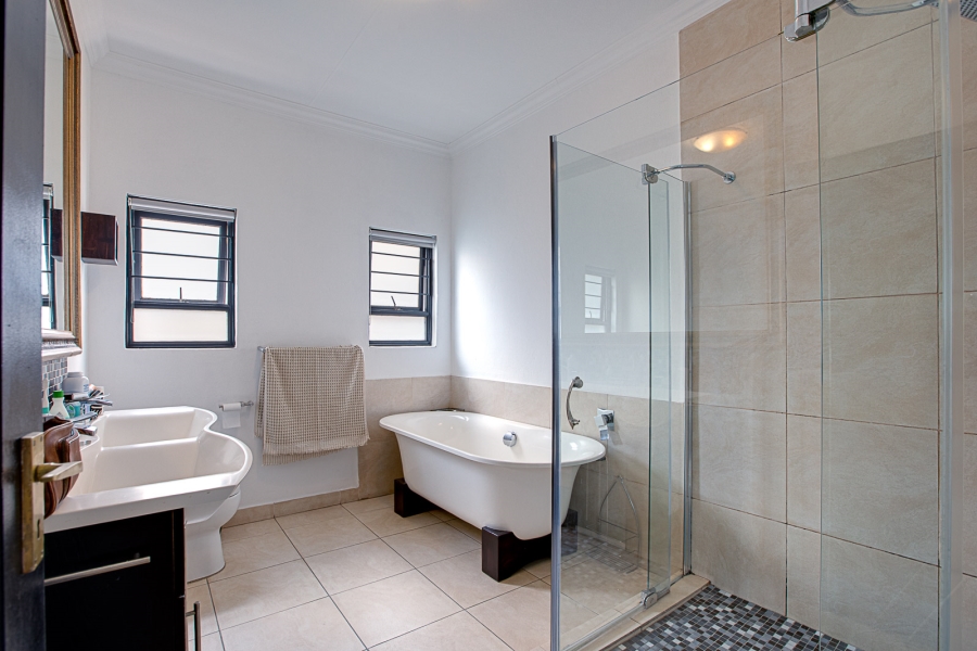 To Let 3 Bedroom Property for Rent in Maroeladal Gauteng