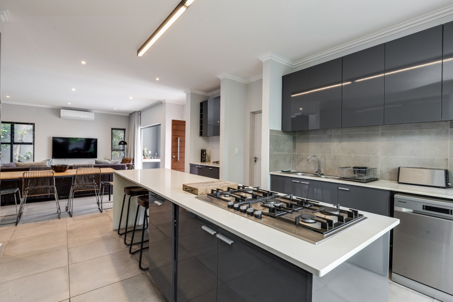 To Let 4 Bedroom Property for Rent in Bryanston Gauteng