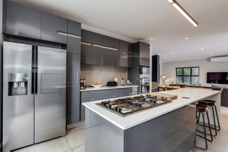 To Let 4 Bedroom Property for Rent in Bryanston Gauteng