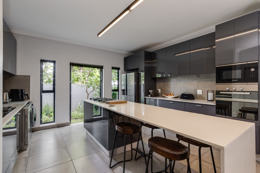 To Let 4 Bedroom Property for Rent in Bryanston Gauteng