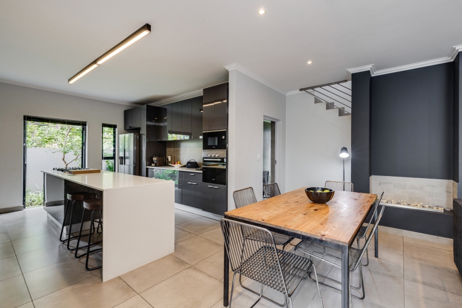 To Let 4 Bedroom Property for Rent in Bryanston Gauteng