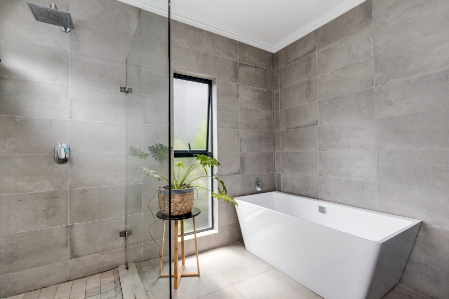 To Let 4 Bedroom Property for Rent in Bryanston Gauteng