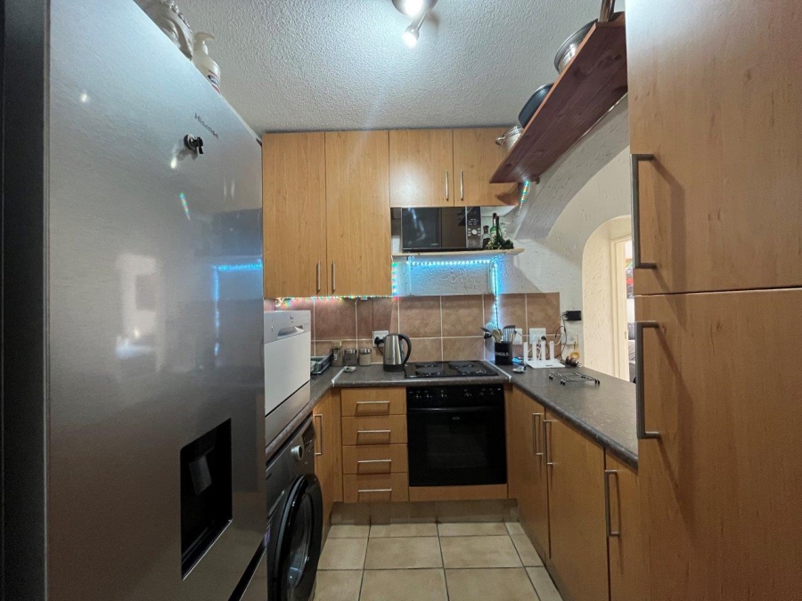 To Let 1 Bedroom Property for Rent in Pineslopes Gauteng