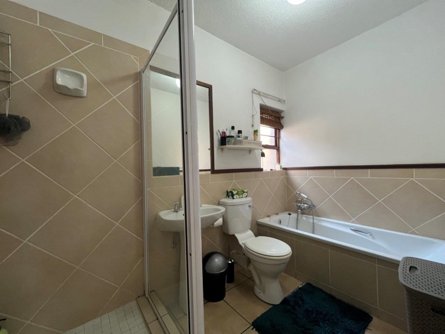 To Let 1 Bedroom Property for Rent in Pineslopes Gauteng