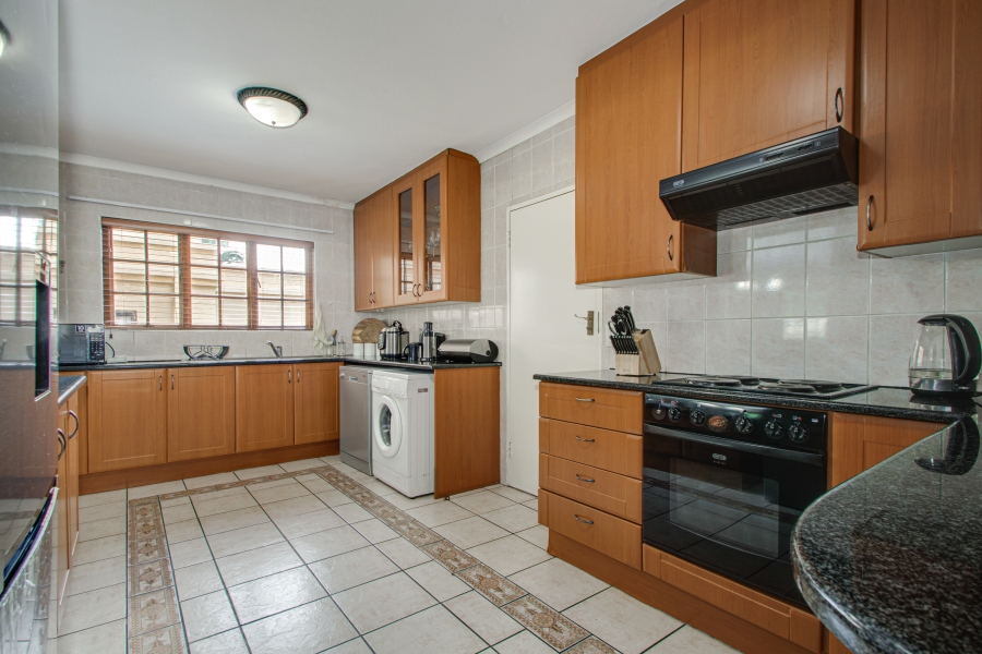 3 Bedroom Property for Sale in Halfway Gardens Gauteng