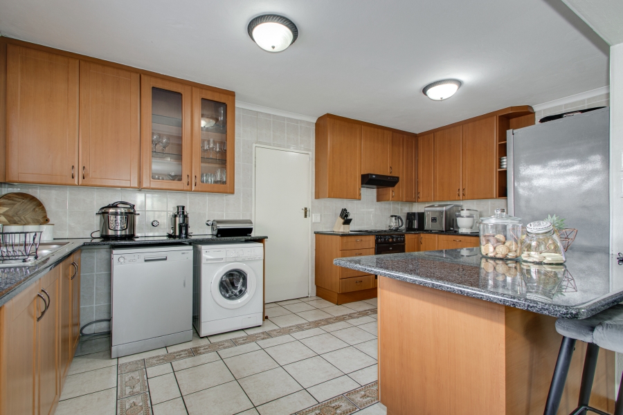 3 Bedroom Property for Sale in Halfway Gardens Gauteng