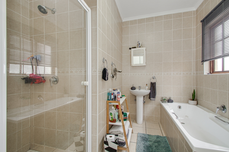 3 Bedroom Property for Sale in Halfway Gardens Gauteng