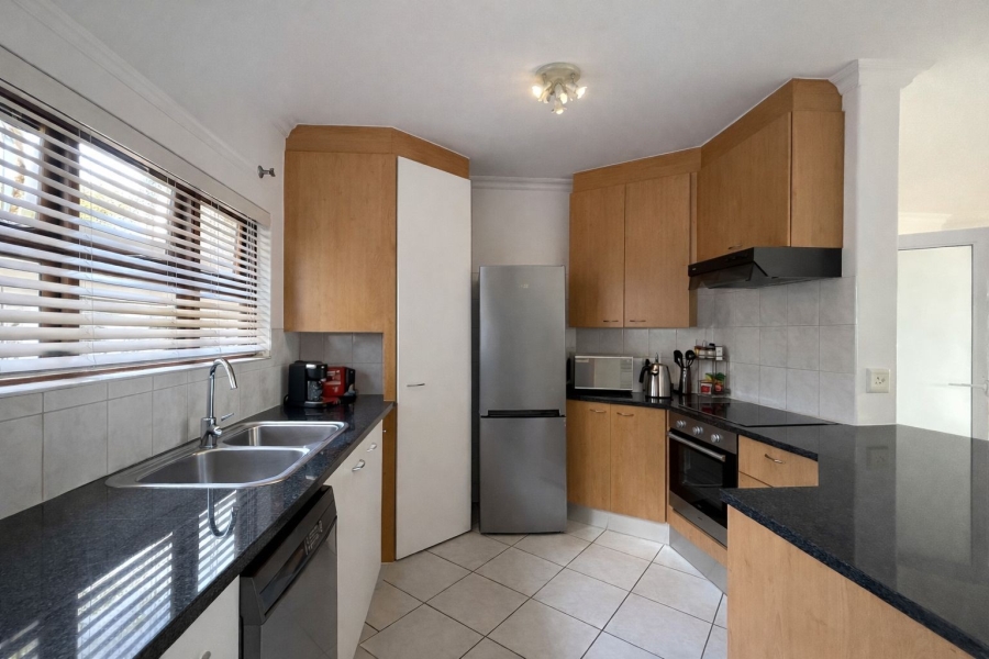 To Let 2 Bedroom Property for Rent in Bryanston Gauteng