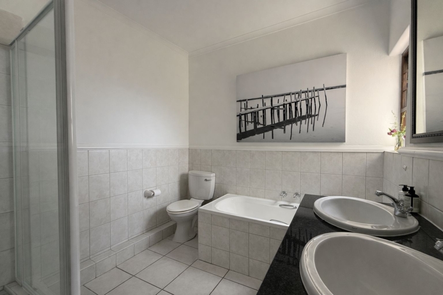 To Let 2 Bedroom Property for Rent in Bryanston Gauteng