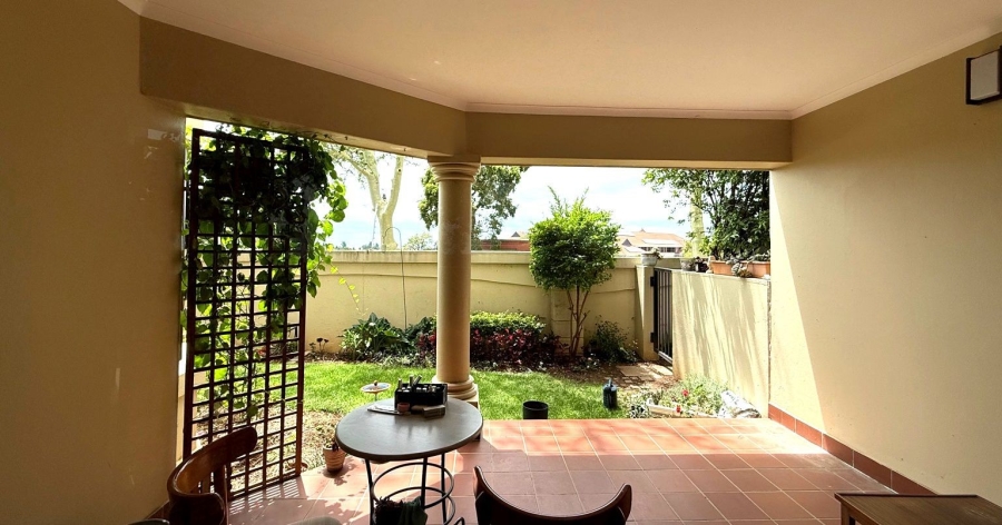 To Let 2 Bedroom Property for Rent in Bryanston Gauteng