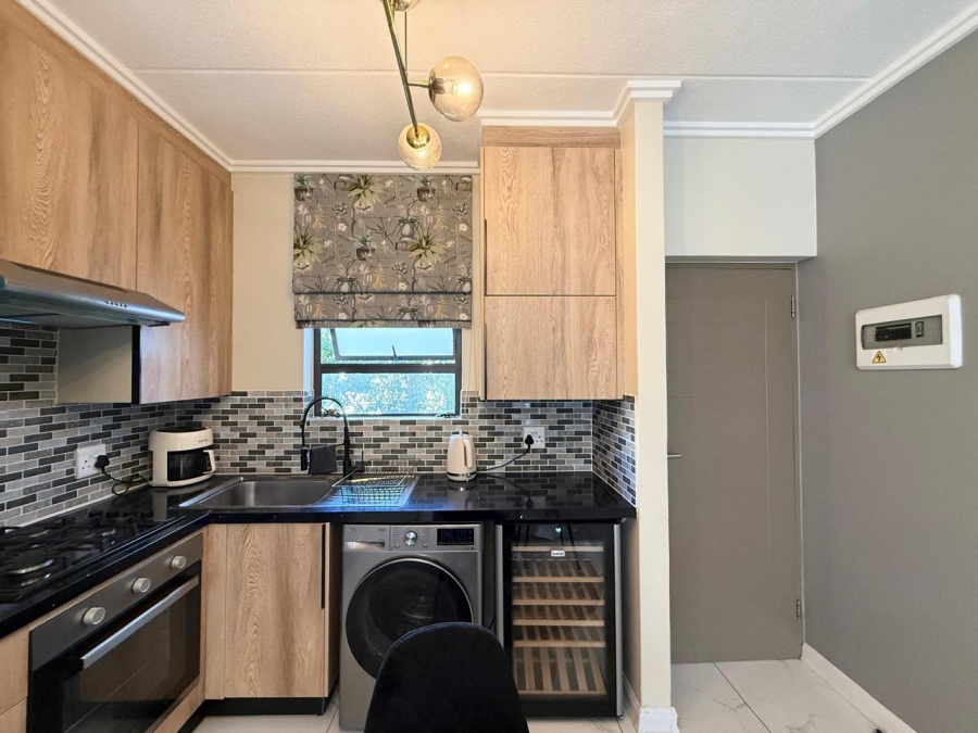 To Let 1 Bedroom Property for Rent in Bryanston Gauteng