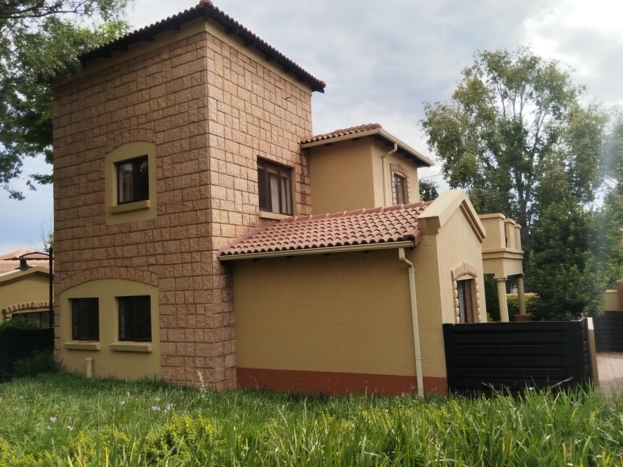 To Let 3 Bedroom Property for Rent in Douglasdale Gauteng