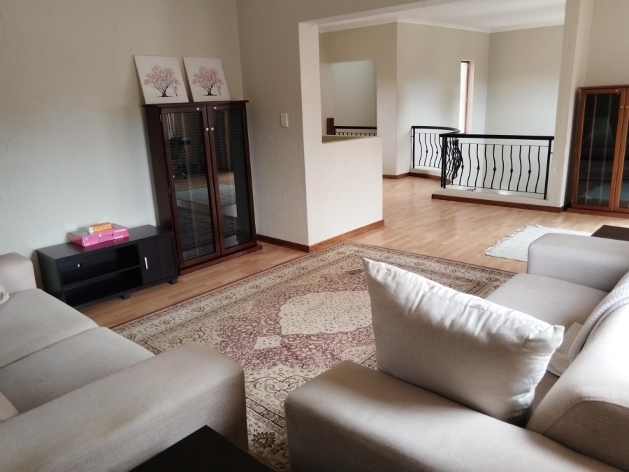 To Let 3 Bedroom Property for Rent in Douglasdale Gauteng