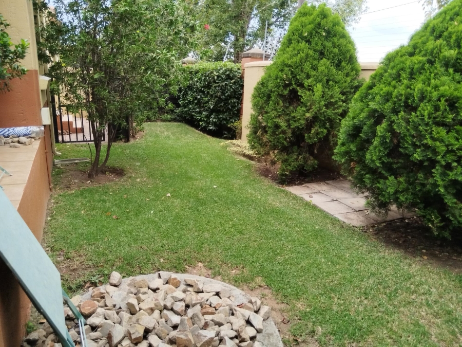 To Let 3 Bedroom Property for Rent in Douglasdale Gauteng