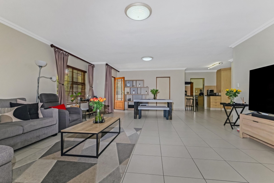 To Let 3 Bedroom Property for Rent in Maroeladal Gauteng