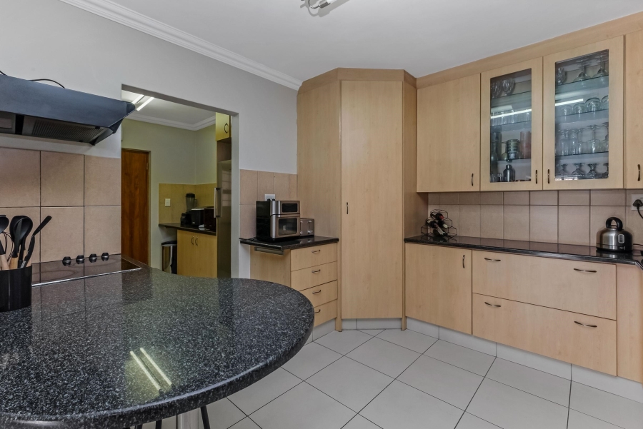 To Let 3 Bedroom Property for Rent in Maroeladal Gauteng