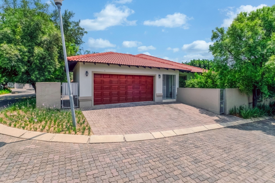 To Let 3 Bedroom Property for Rent in Maroeladal Gauteng
