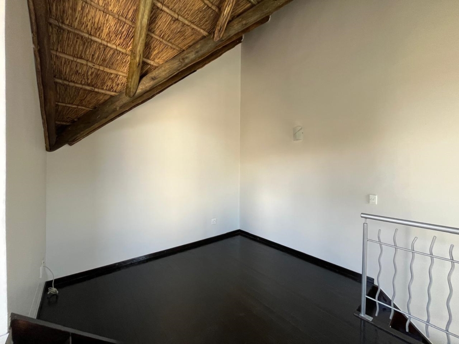 To Let 1 Bedroom Property for Rent in Pineslopes Gauteng