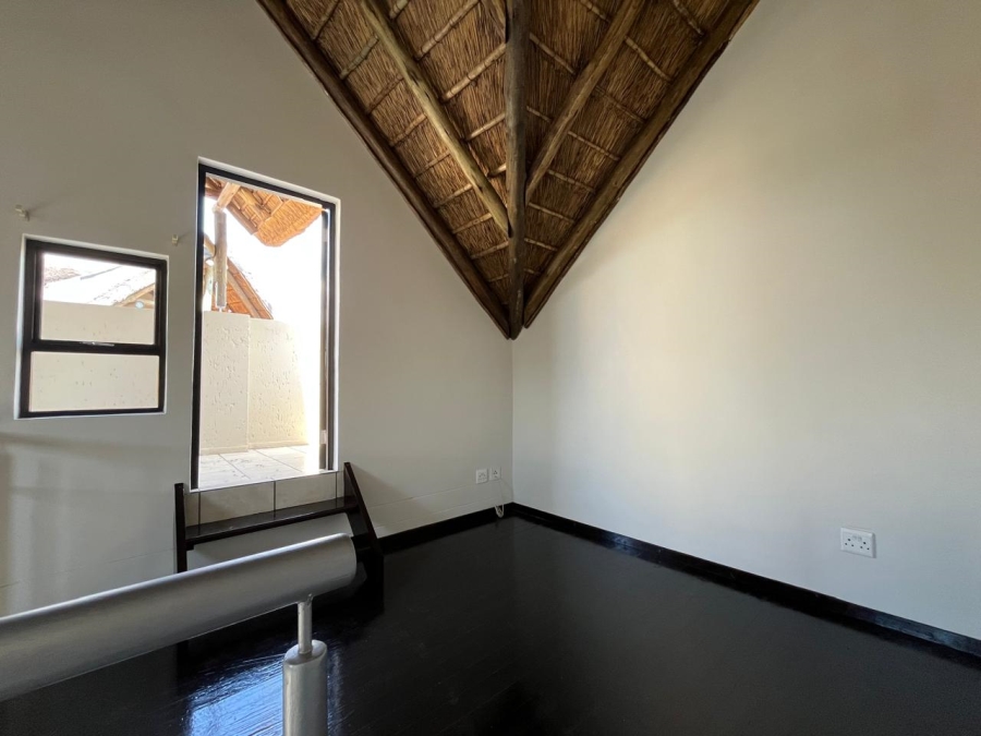 To Let 1 Bedroom Property for Rent in Pineslopes Gauteng