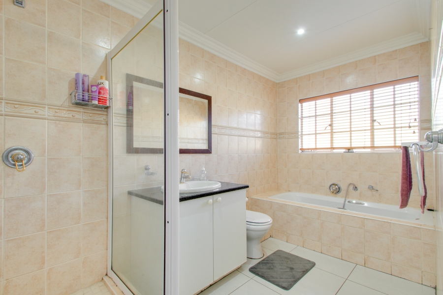 4 Bedroom Property for Sale in Craigavon Gauteng