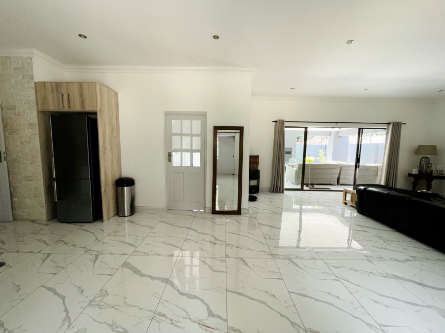 To Let 3 Bedroom Property for Rent in Fourways Gauteng