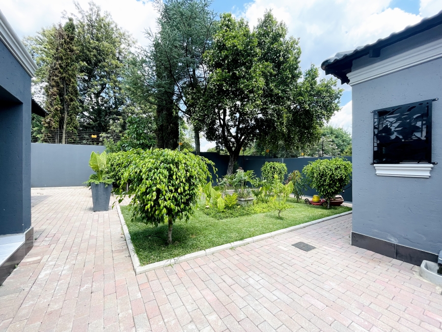 To Let 3 Bedroom Property for Rent in Fourways Gauteng