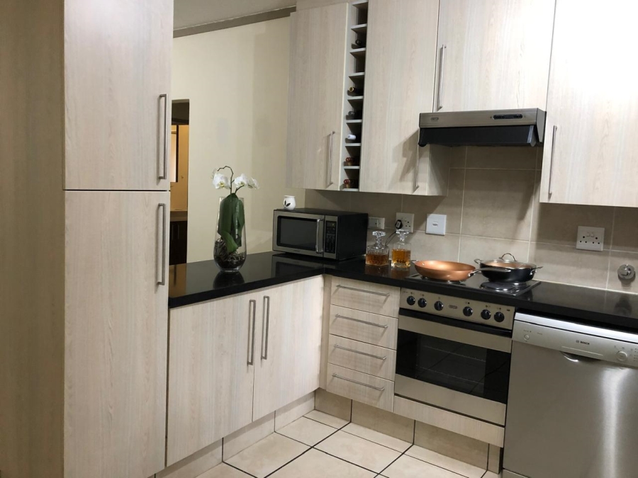 To Let 2 Bedroom Property for Rent in Pineslopes Gauteng