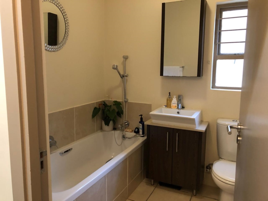 To Let 2 Bedroom Property for Rent in Pineslopes Gauteng